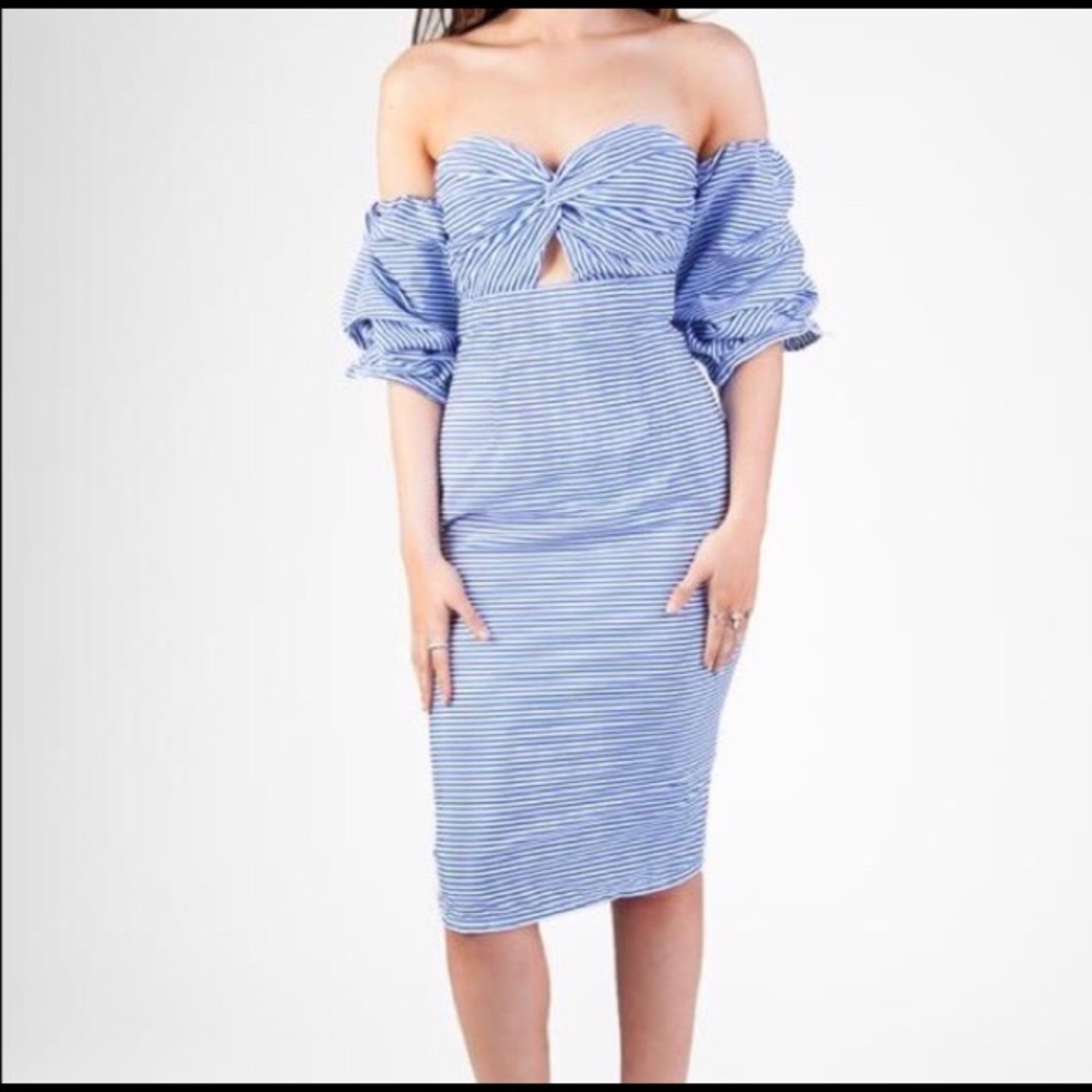 Striped keyhole dress